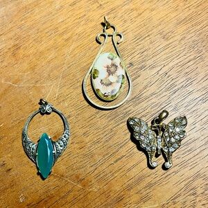VTG 1990s set of 3 necklace pendants